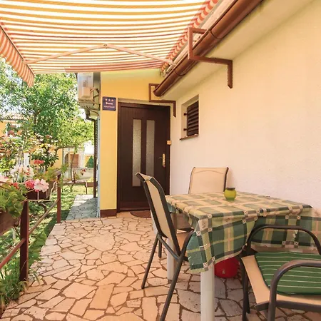 דירה 2 Bedroom Amazing In פולה