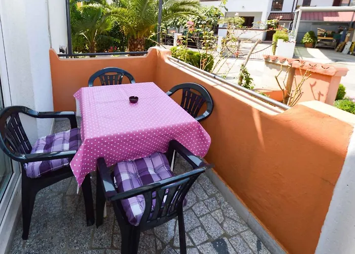 2 Bedroom Amazing In * פולה