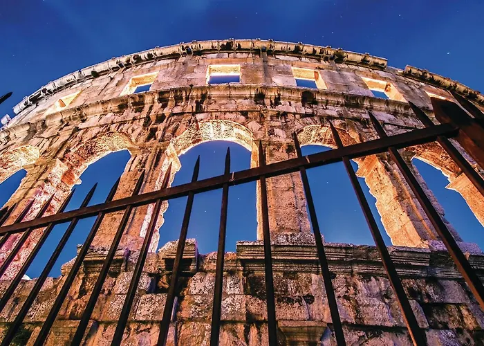 2 Bedroom Amazing In Appartement Pula