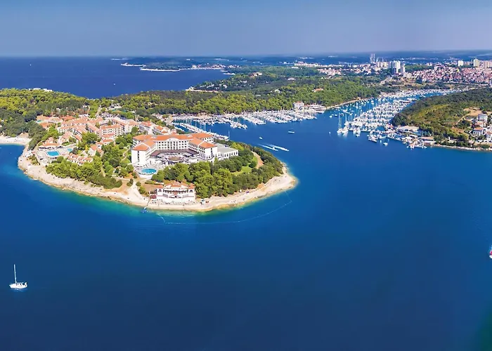 2 Bedroom Amazing In Appartement Pula