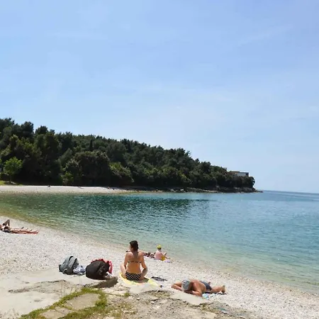 2 Bedroom Gorgeous In Pula
