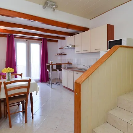 2 Bedroom Gorgeous In Apartamento *