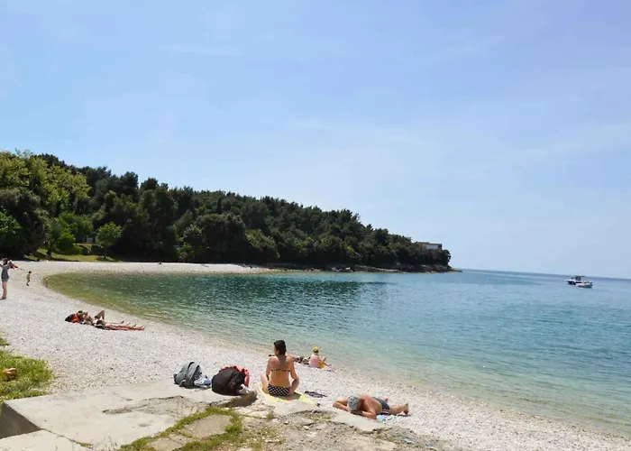 2 Bedroom Amazing In Пула