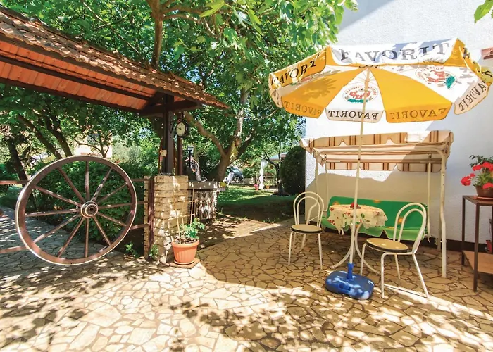 2 Bedroom Amazing In Пула