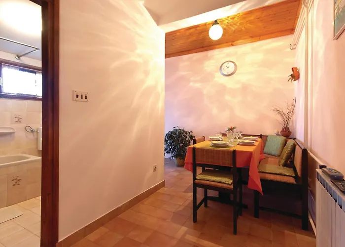 2 Bedroom Amazing In Апартаменти